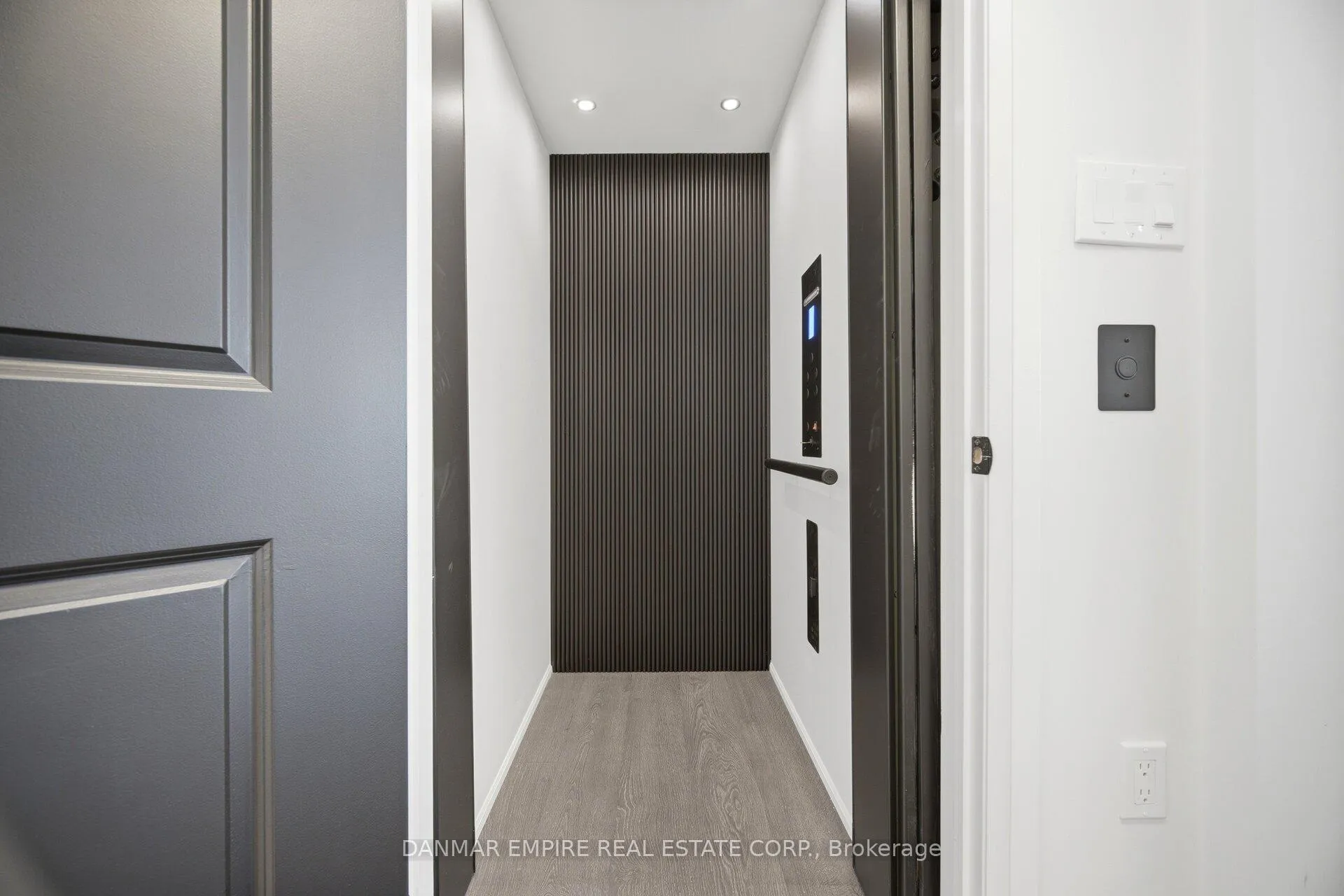 Photo 26 of 6 Canner Court, Vaughan, Patterson — HOMEH