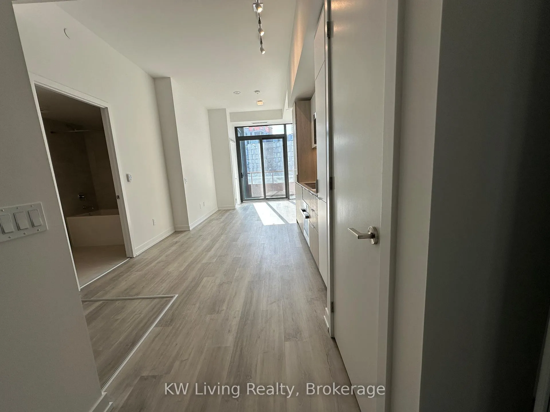 Photo 2 of Unit 616, 28 Eastern Avenue, Toronto, Moss Park — HOMEH