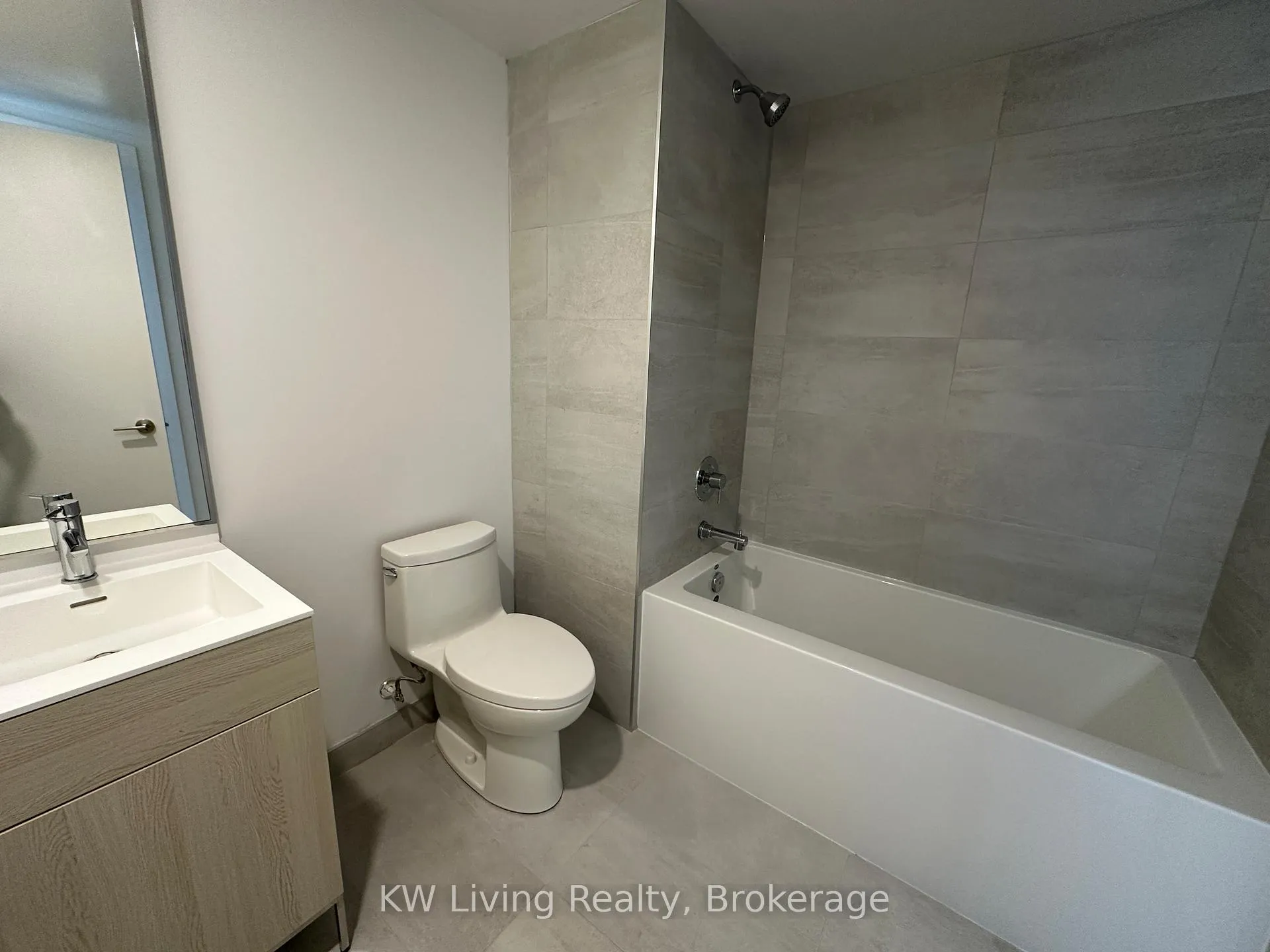 Photo 10 of Unit 616, 28 Eastern Avenue, Toronto, Moss Park — HOMEH