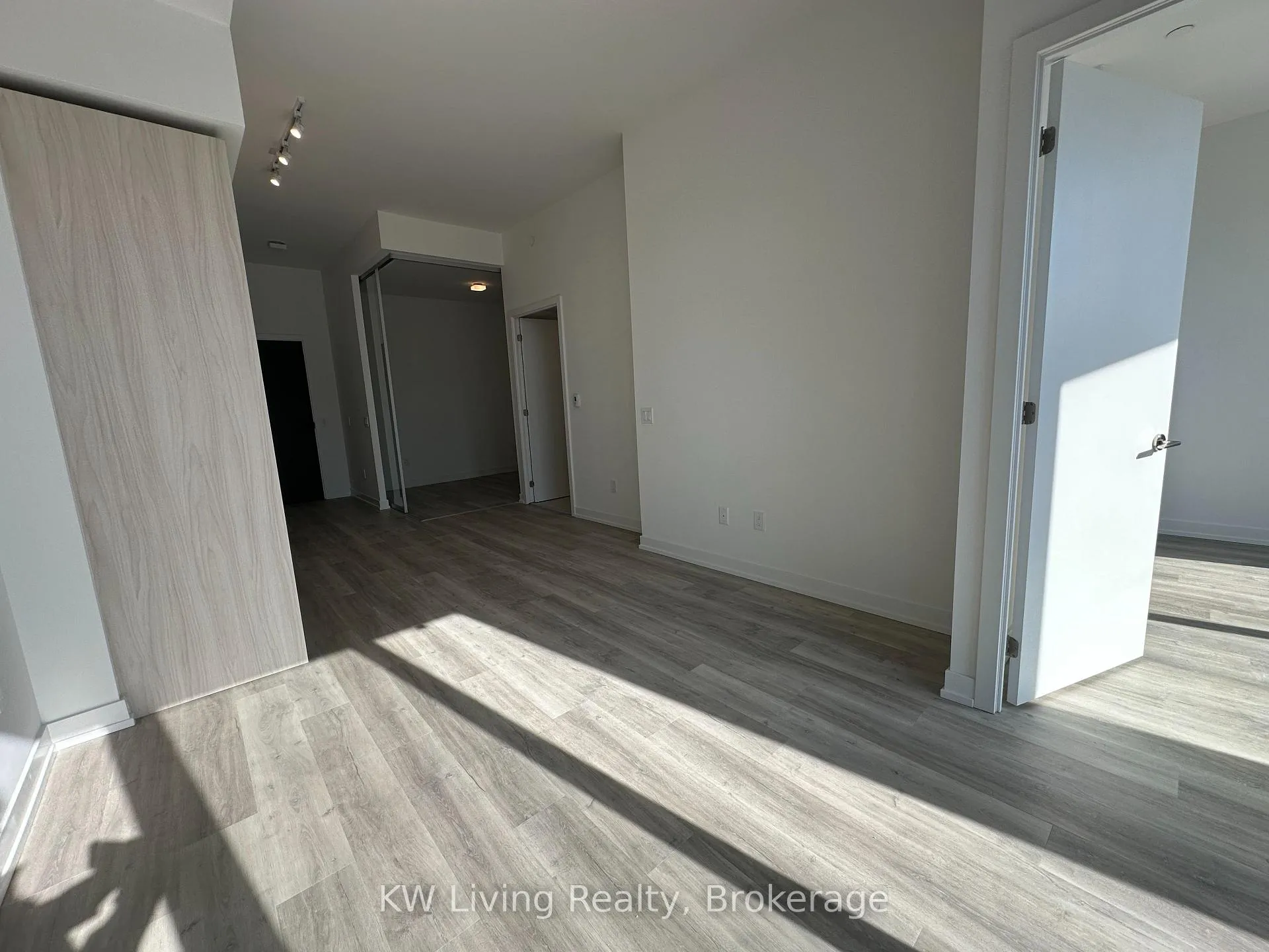 Photo 12 of Unit 616, 28 Eastern Avenue, Toronto, Moss Park — HOMEH