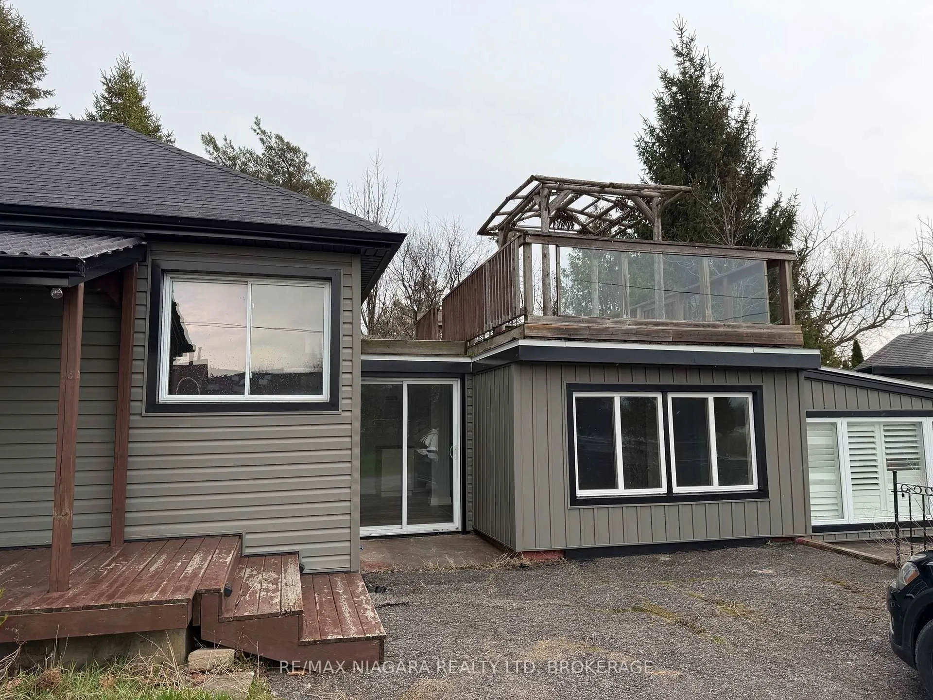 Photo 3 of 43 Marlatts Road, Thorold, Thorold Downtown — HOMEH