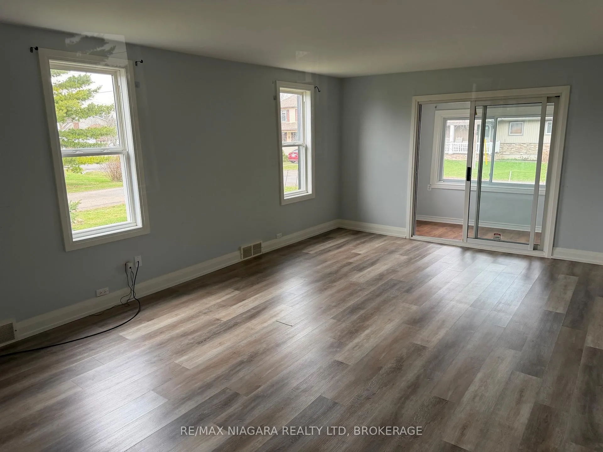 Photo 7 of 43 Marlatts Road, Thorold, Thorold Downtown — HOMEH