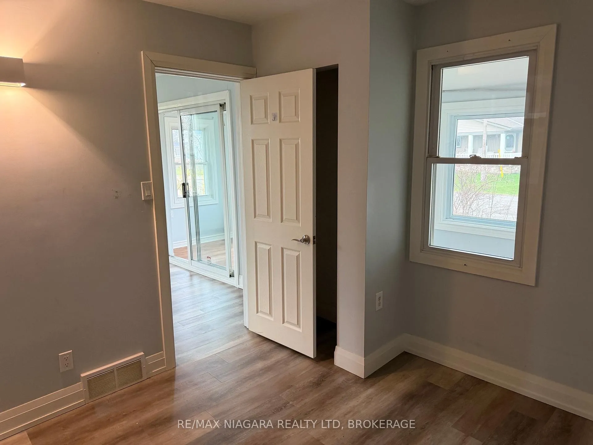 Photo 11 of 43 Marlatts Road, Thorold, Thorold Downtown — HOMEH