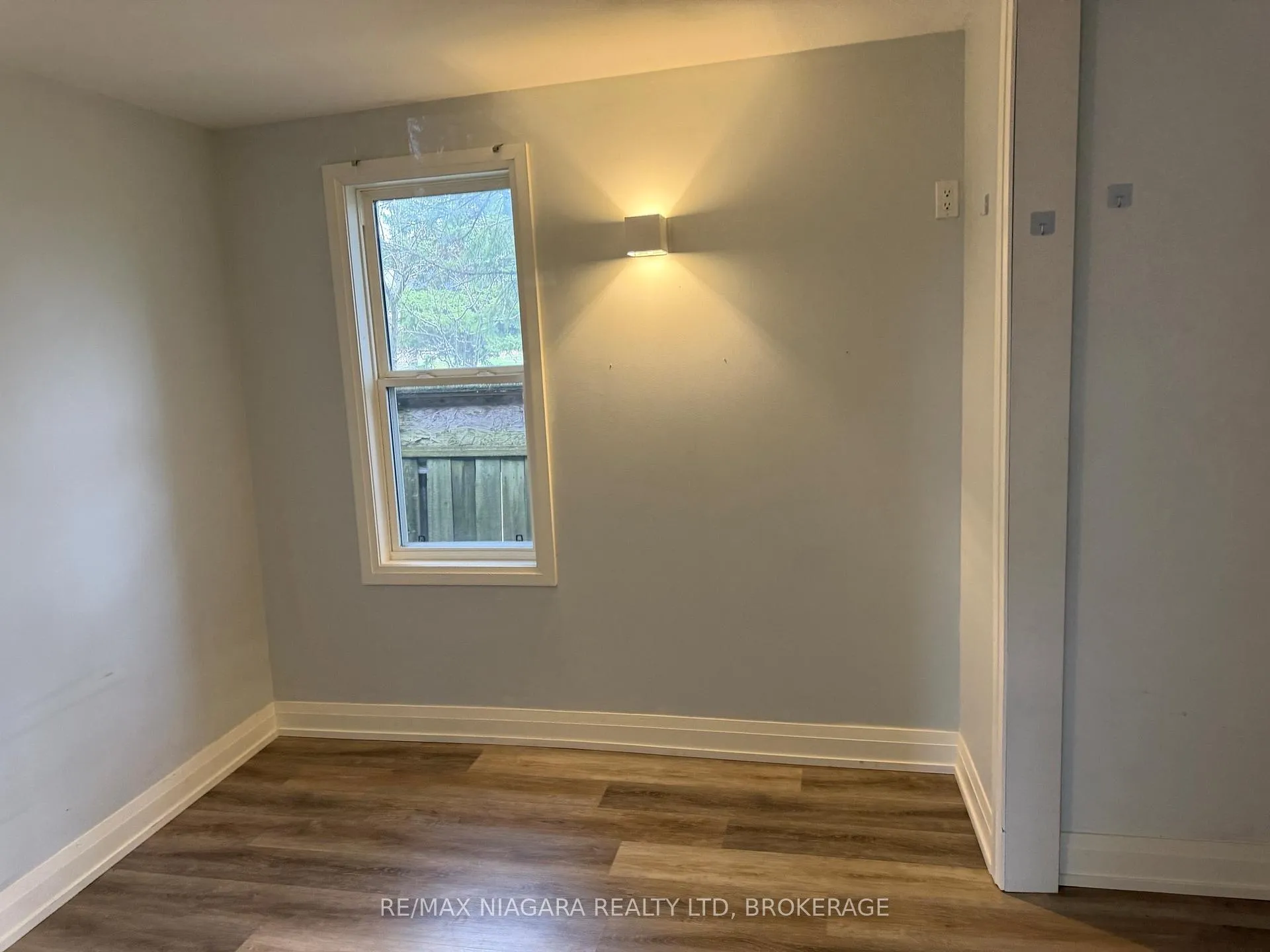 Photo 12 of 43 Marlatts Road, Thorold, Thorold Downtown — HOMEH
