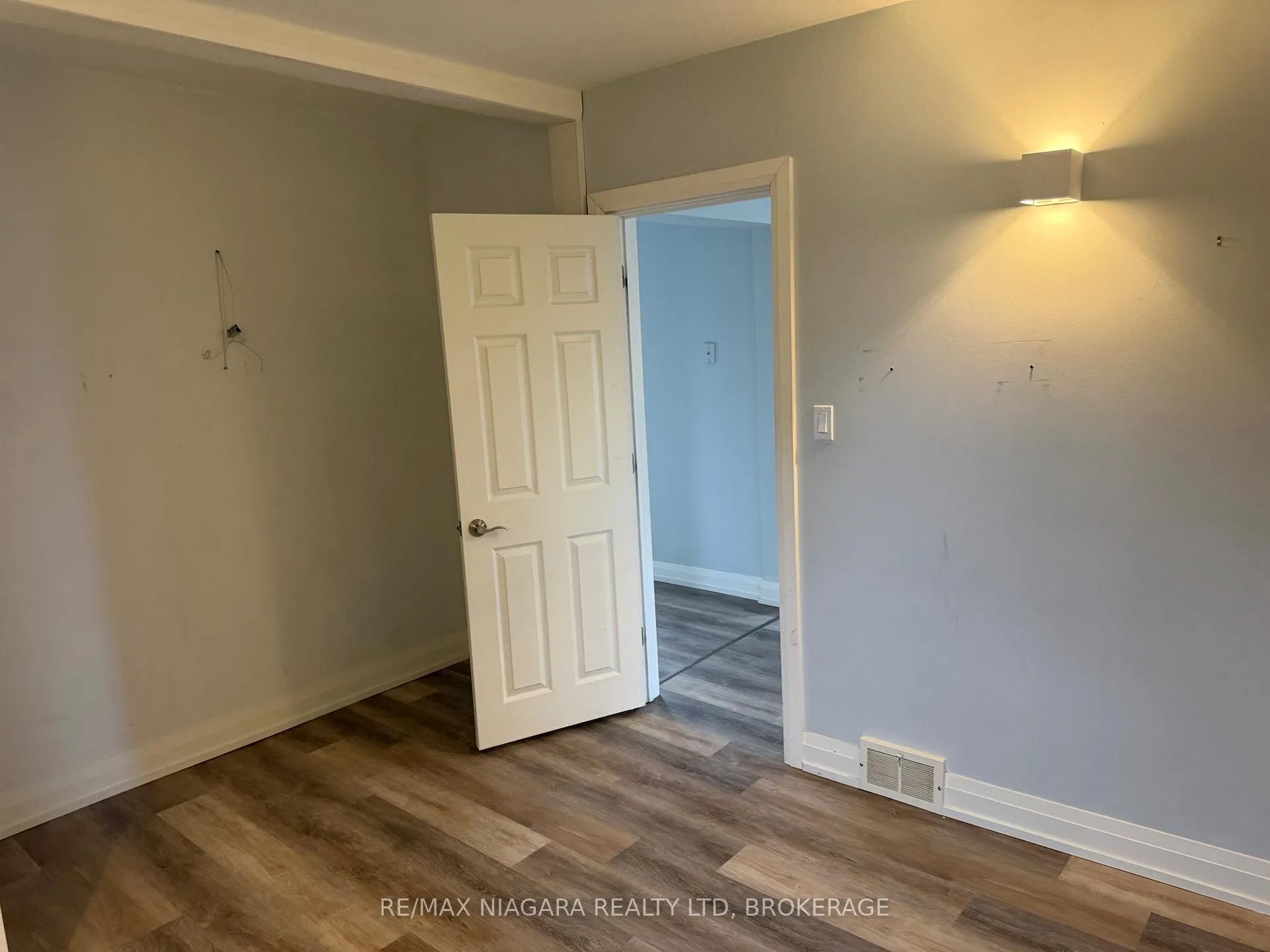 Photo 13 of 43 Marlatts Road, Thorold, Thorold Downtown — HOMEH
