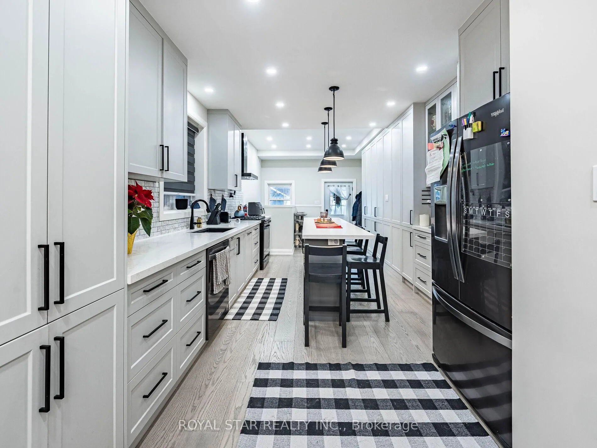 Photo 11 of 74 Montrose Avenue, Toronto, Trinity-Bellwoods — HOMEH