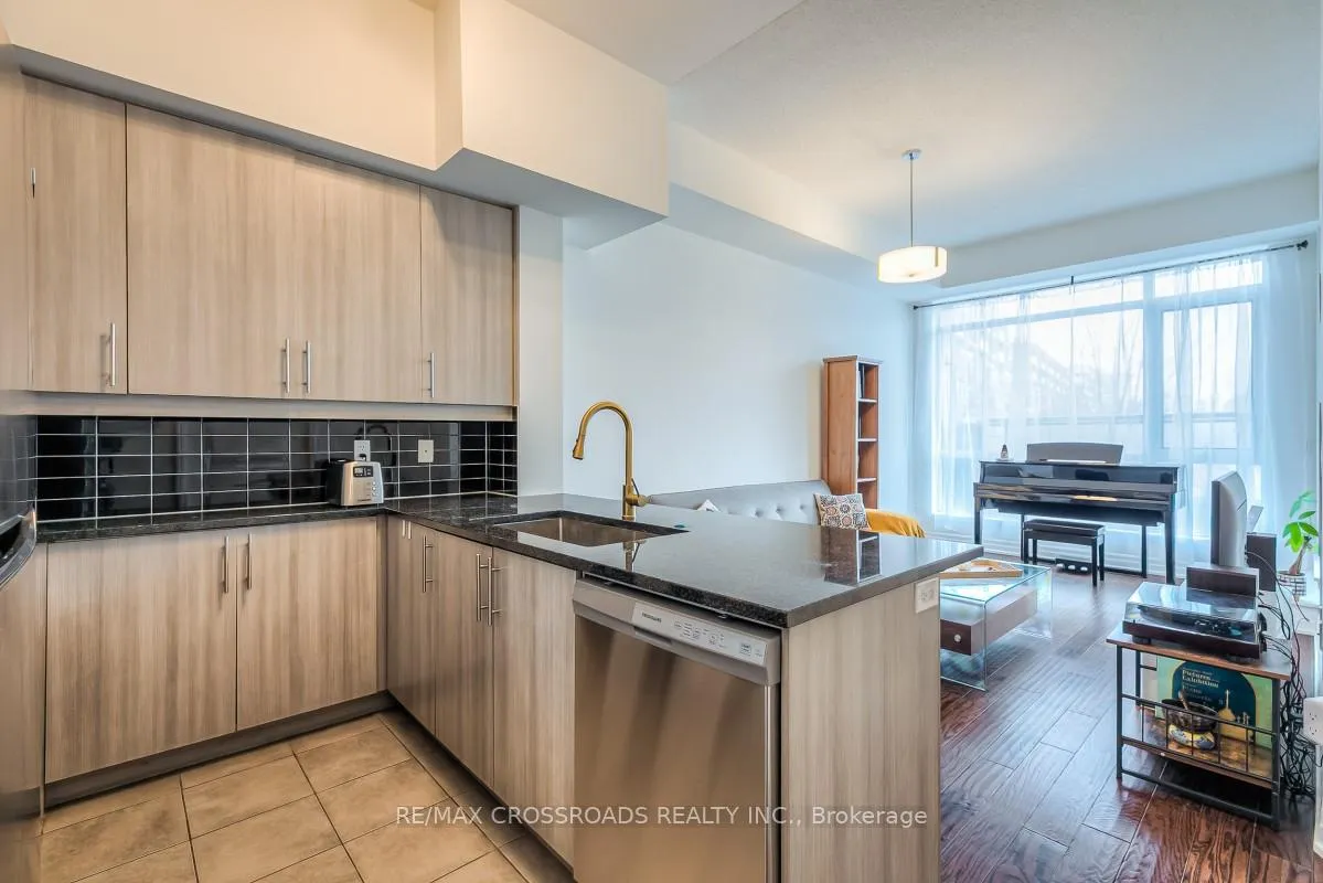 Photo 4 of Unit 203, 8110 Birchmount Road, Markham, Unionville — HOMEH