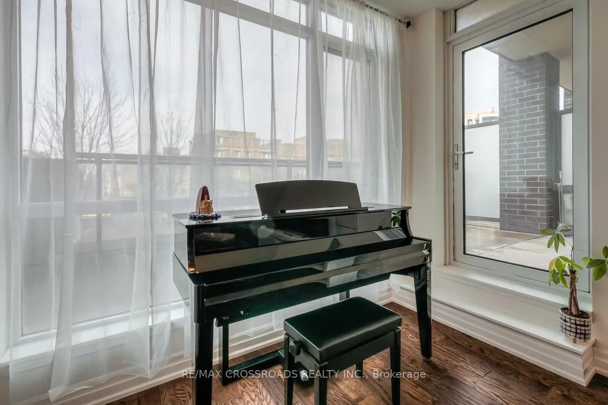 Photo 8 of Unit 203, 8110 Birchmount Road, Markham, Unionville — HOMEH