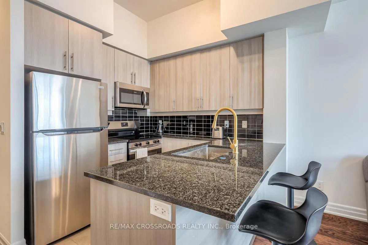 Photo 11 of Unit 203, 8110 Birchmount Road, Markham, Unionville — HOMEH