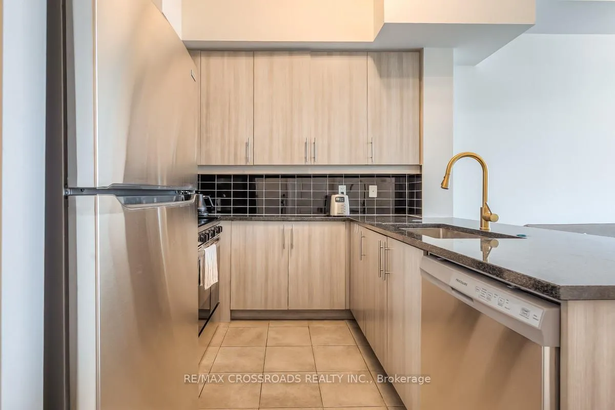 Photo 12 of Unit 203, 8110 Birchmount Road, Markham, Unionville — HOMEH