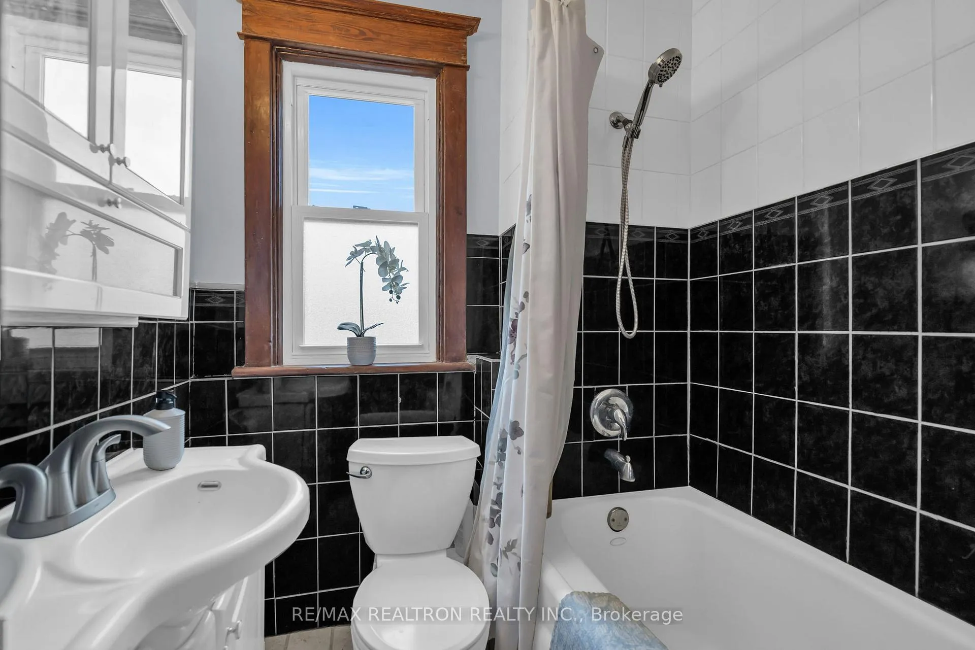 Photo 23 of 105 Dewhurst Boulevard, Toronto, Danforth — HOMEH