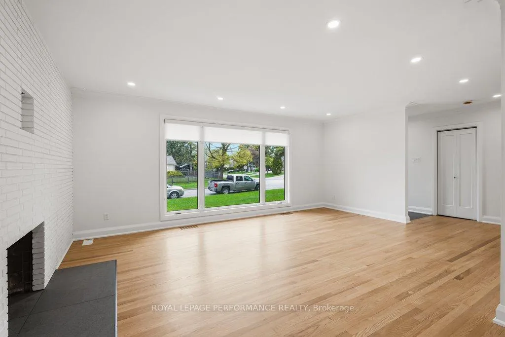 Photo 28 of 180 Roger Road, Ottawa, Faircrest Heights — HOMEH