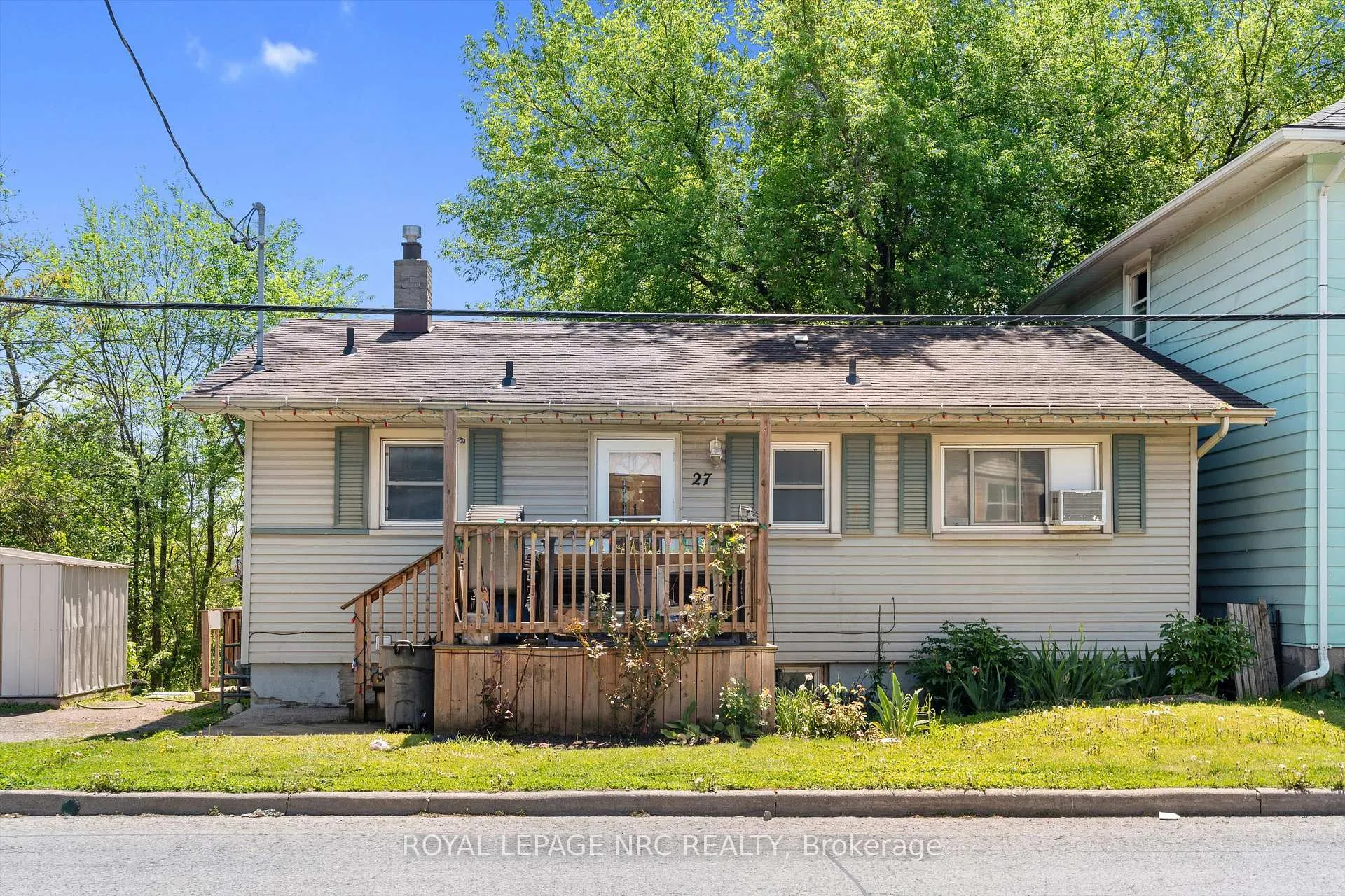 Photo 1 of 27 Gale Crescent, St. Catharines, E. Chester — HOMEH
