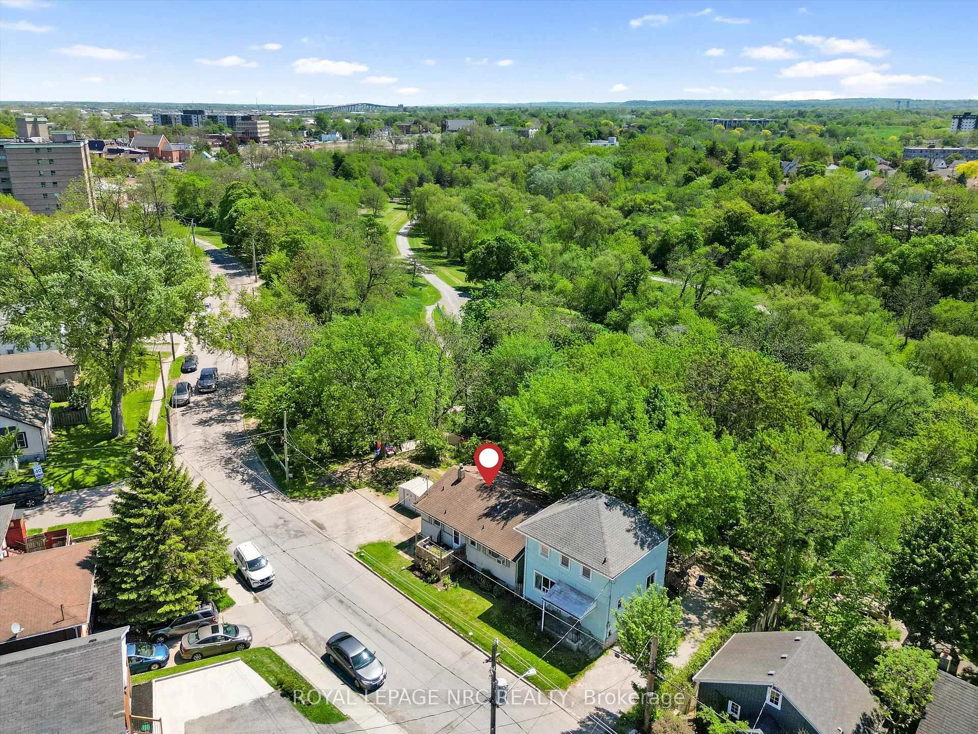 Photo 7 of 27 Gale Crescent, St. Catharines, E. Chester — HOMEH
