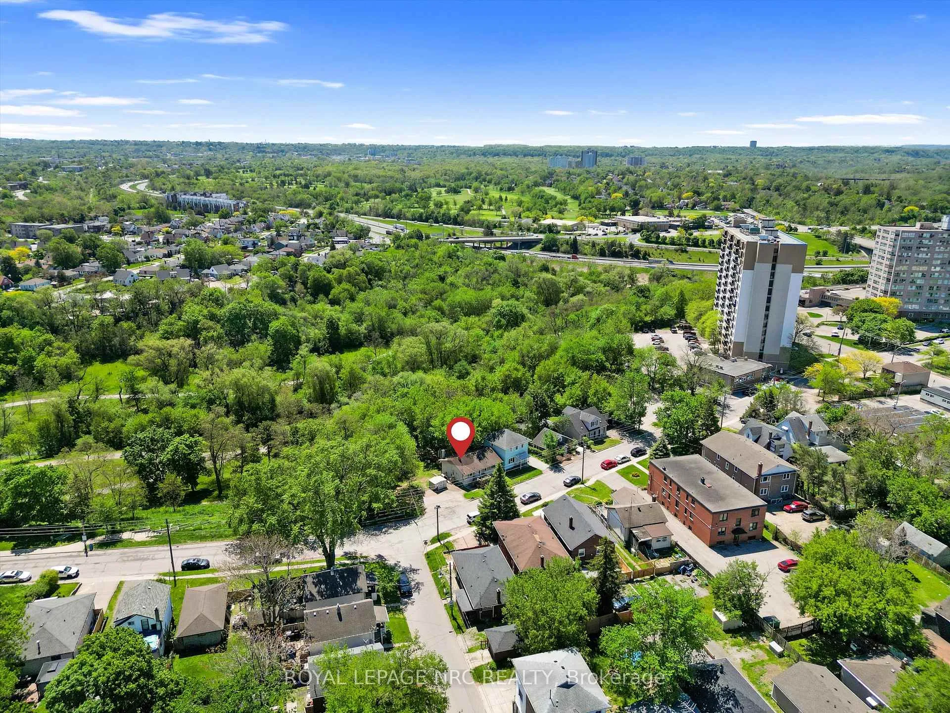 Photo 11 of 27 Gale Crescent, St. Catharines, E. Chester — HOMEH