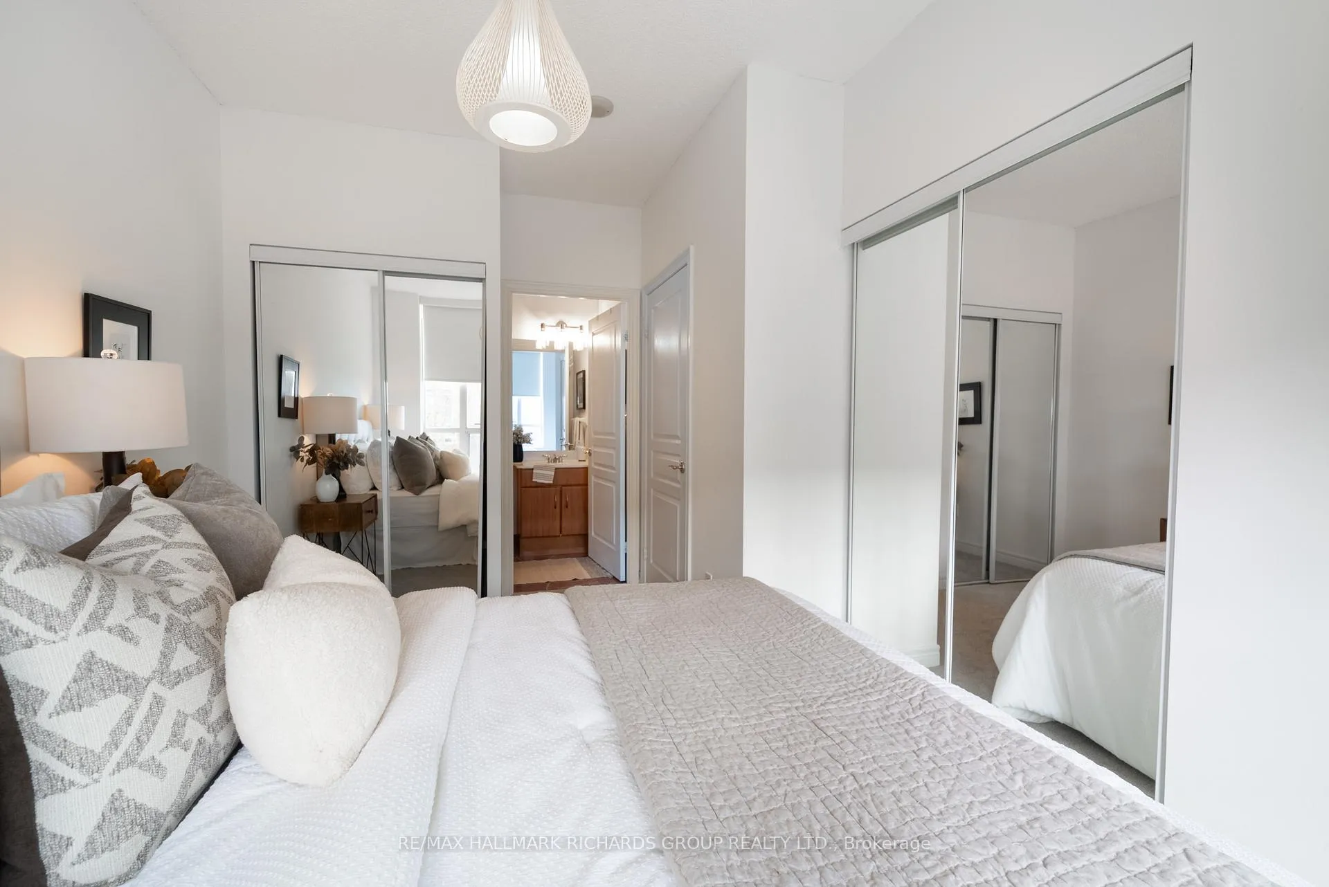 Photo 15 of Unit 405, 9 Boardwalk Drive, Toronto, The Beaches — HOMEH