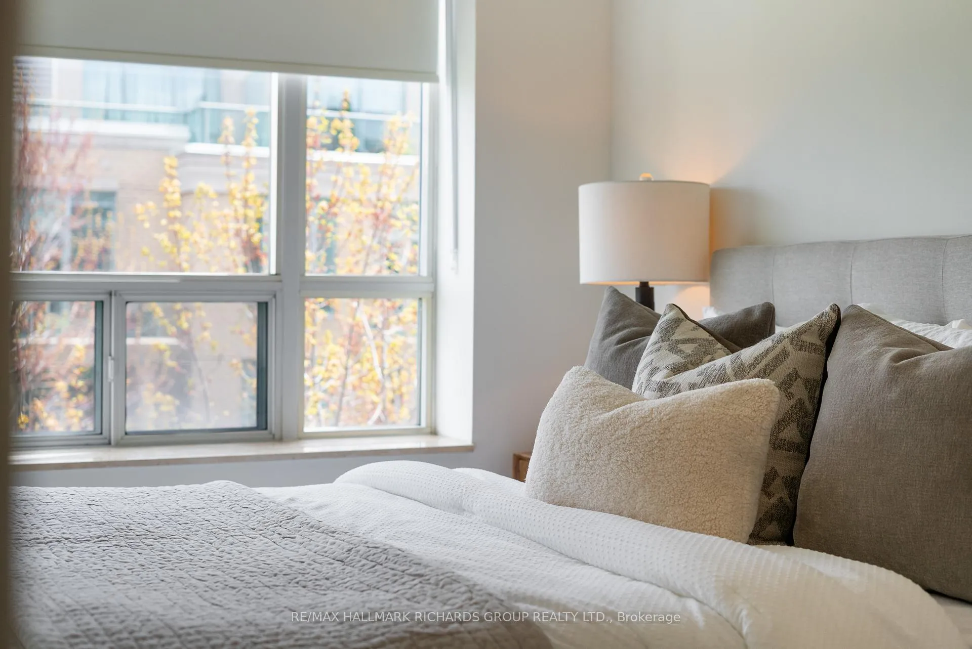 Photo 16 of Unit 405, 9 Boardwalk Drive, Toronto, The Beaches — HOMEH