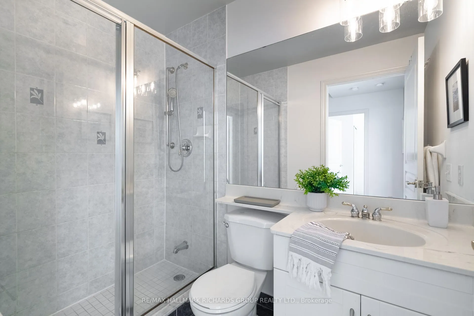 Photo 20 of Unit 405, 9 Boardwalk Drive, Toronto, The Beaches — HOMEH
