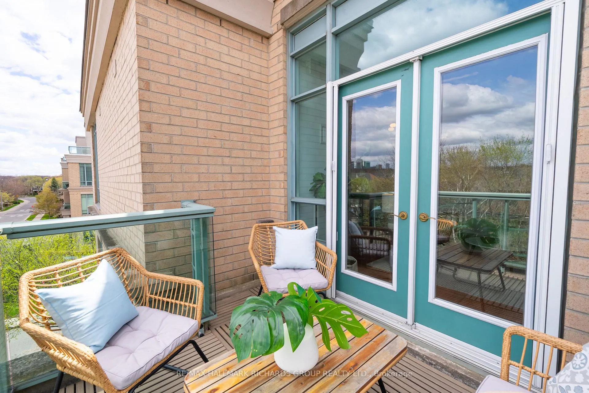 Photo 22 of Unit 405, 9 Boardwalk Drive, Toronto, The Beaches — HOMEH