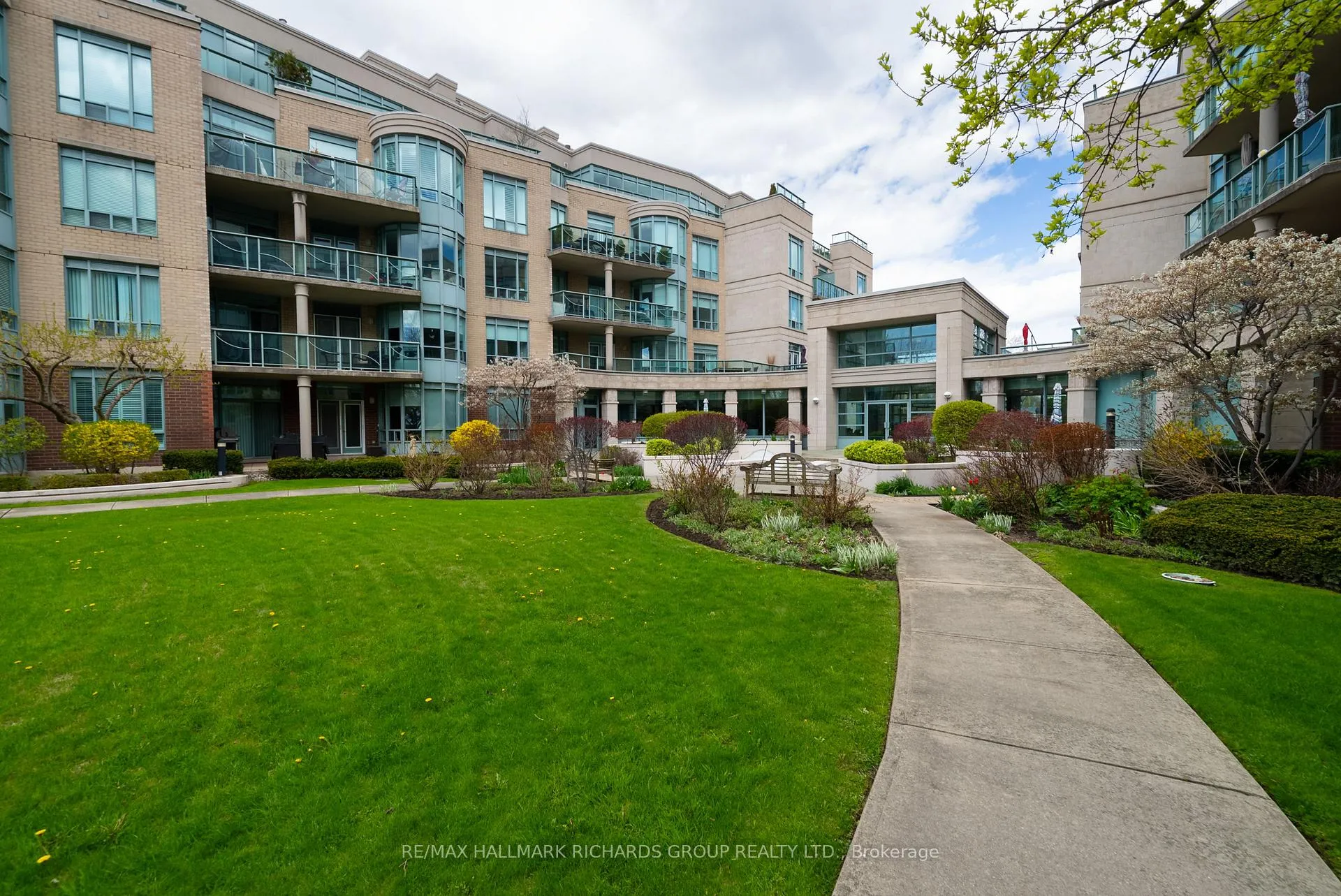 Photo 28 of Unit 405, 9 Boardwalk Drive, Toronto, The Beaches — HOMEH