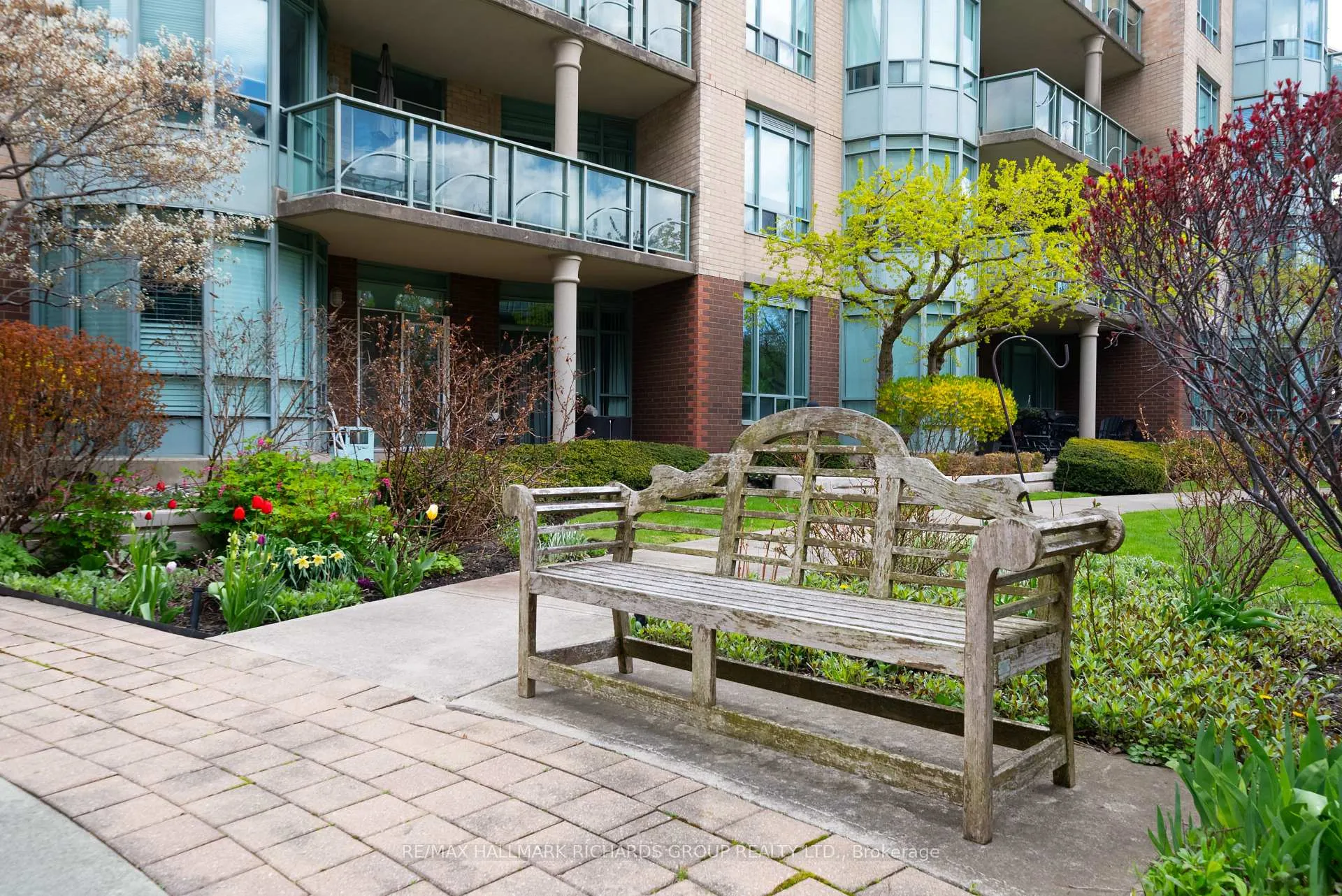 Photo 29 of Unit 405, 9 Boardwalk Drive, Toronto, The Beaches — HOMEH