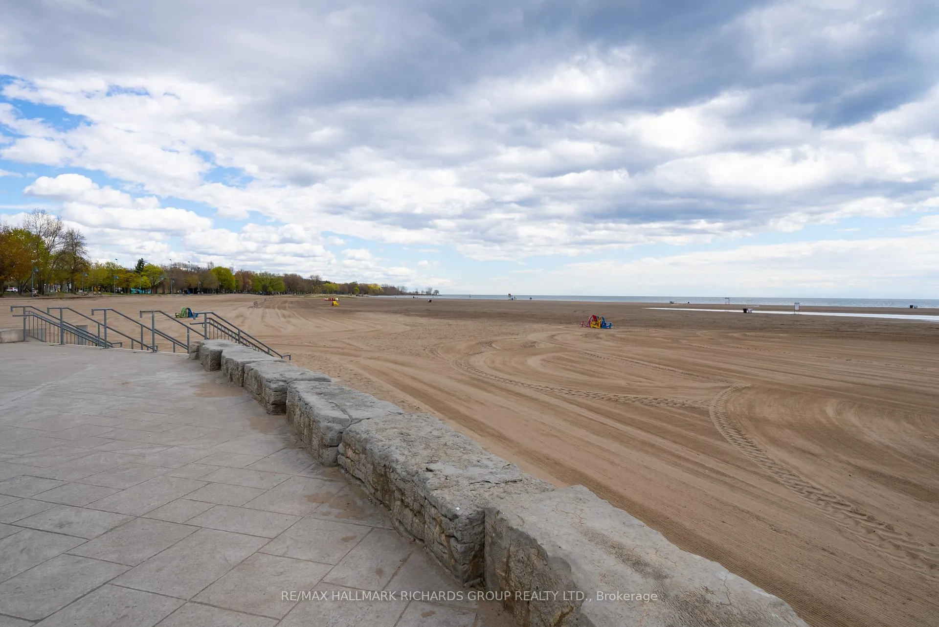 Photo 30 of Unit 405, 9 Boardwalk Drive, Toronto, The Beaches — HOMEH