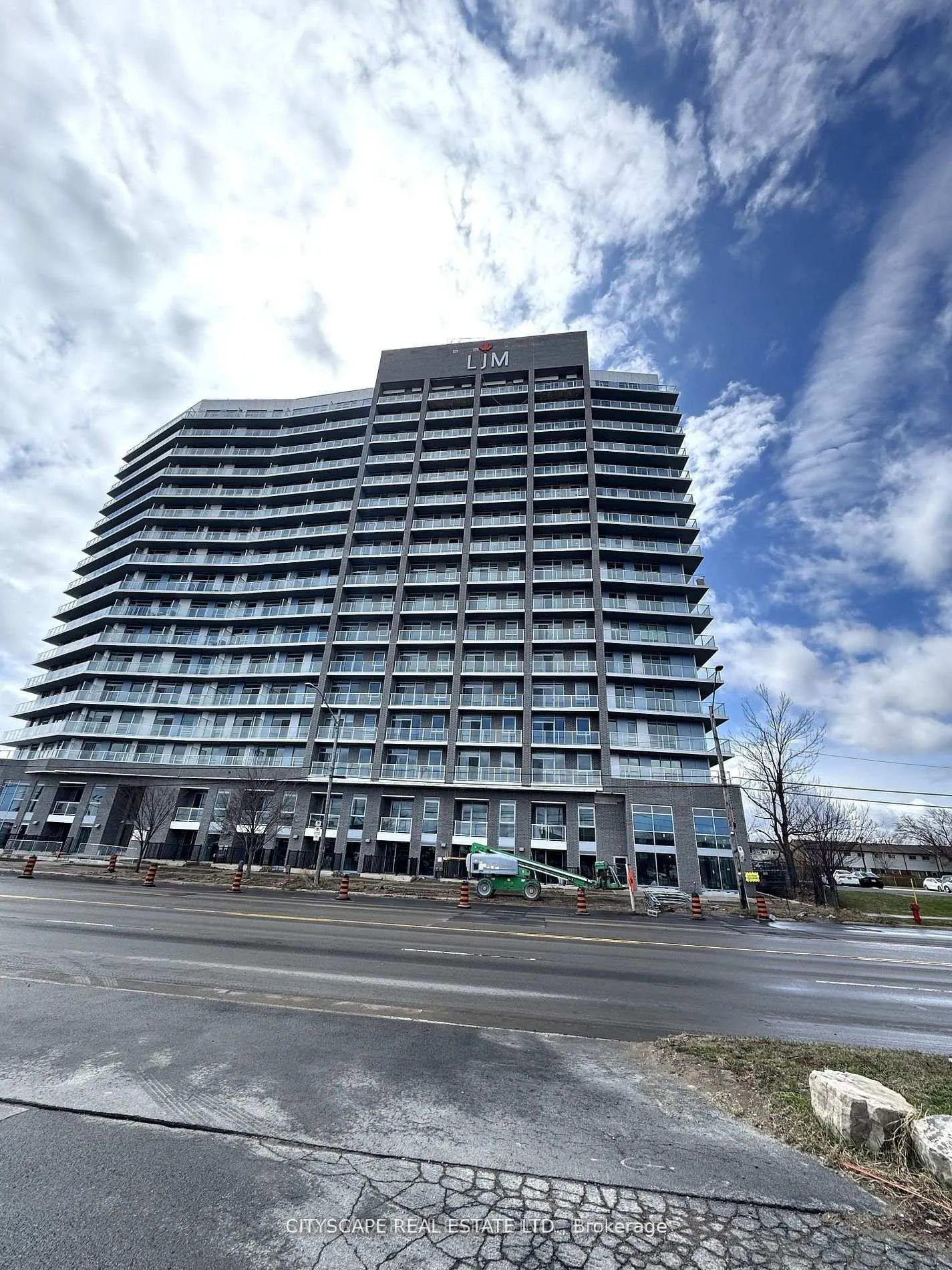 Photo 1 of Unit 809, 2782 Barton Street, Hamilton, Riverdale — HOMEH