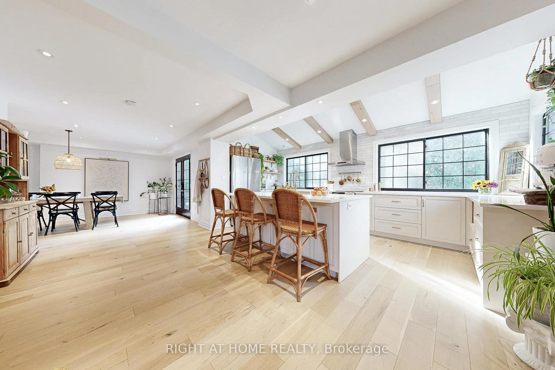 Photo 8 of 24 Cummings Court, Markham, Thornlea — HOMEH
