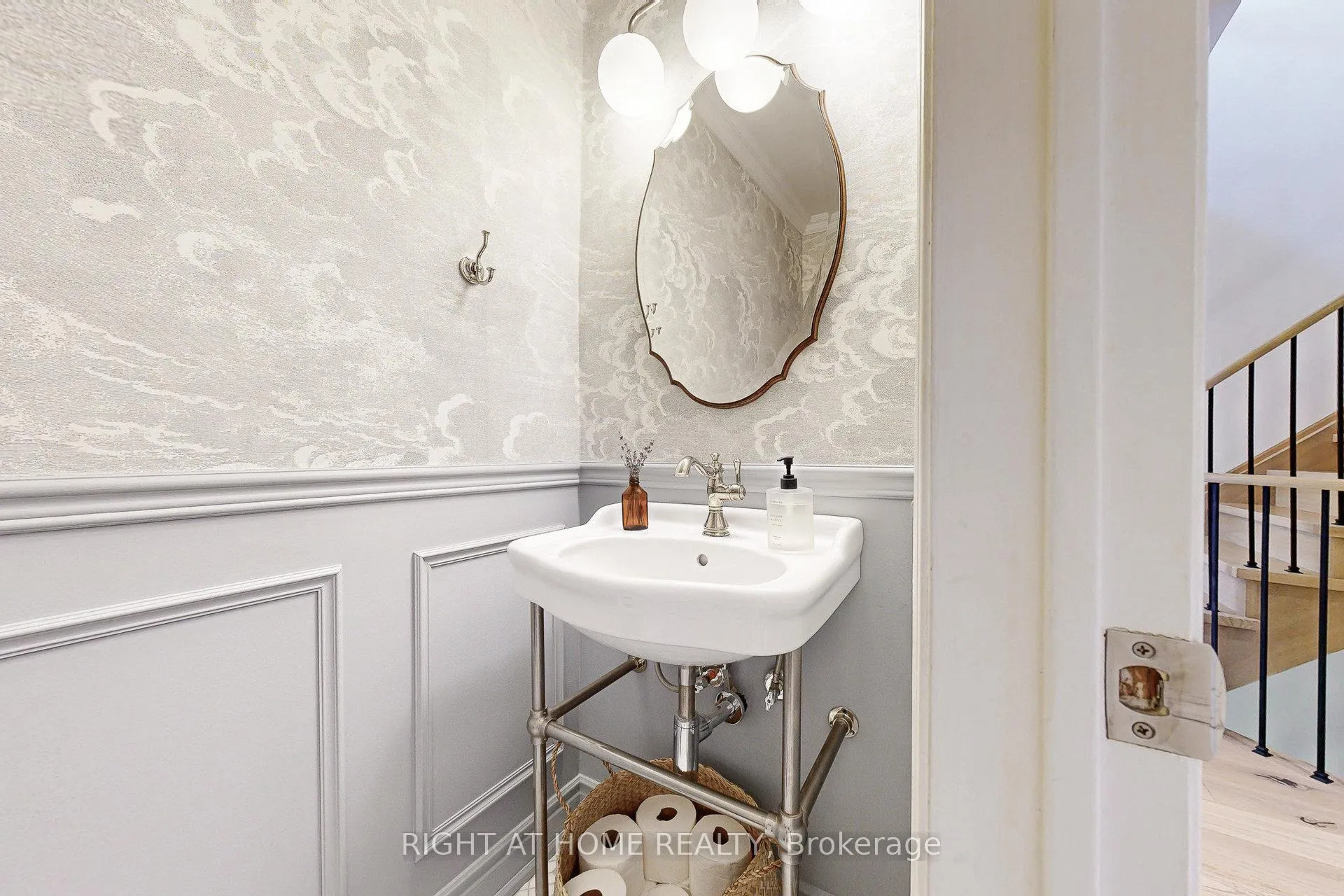 Photo 16 of 24 Cummings Court, Markham, Thornlea — HOMEH