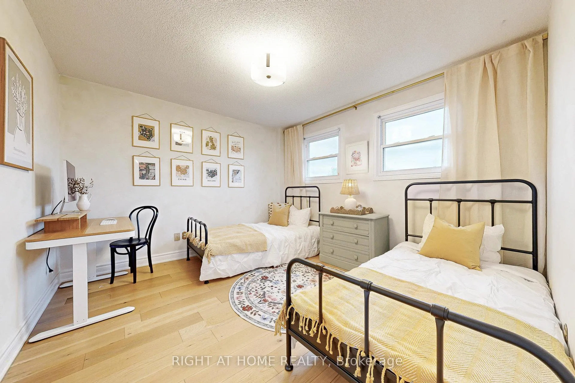 Photo 25 of 24 Cummings Court, Markham, Thornlea — HOMEH