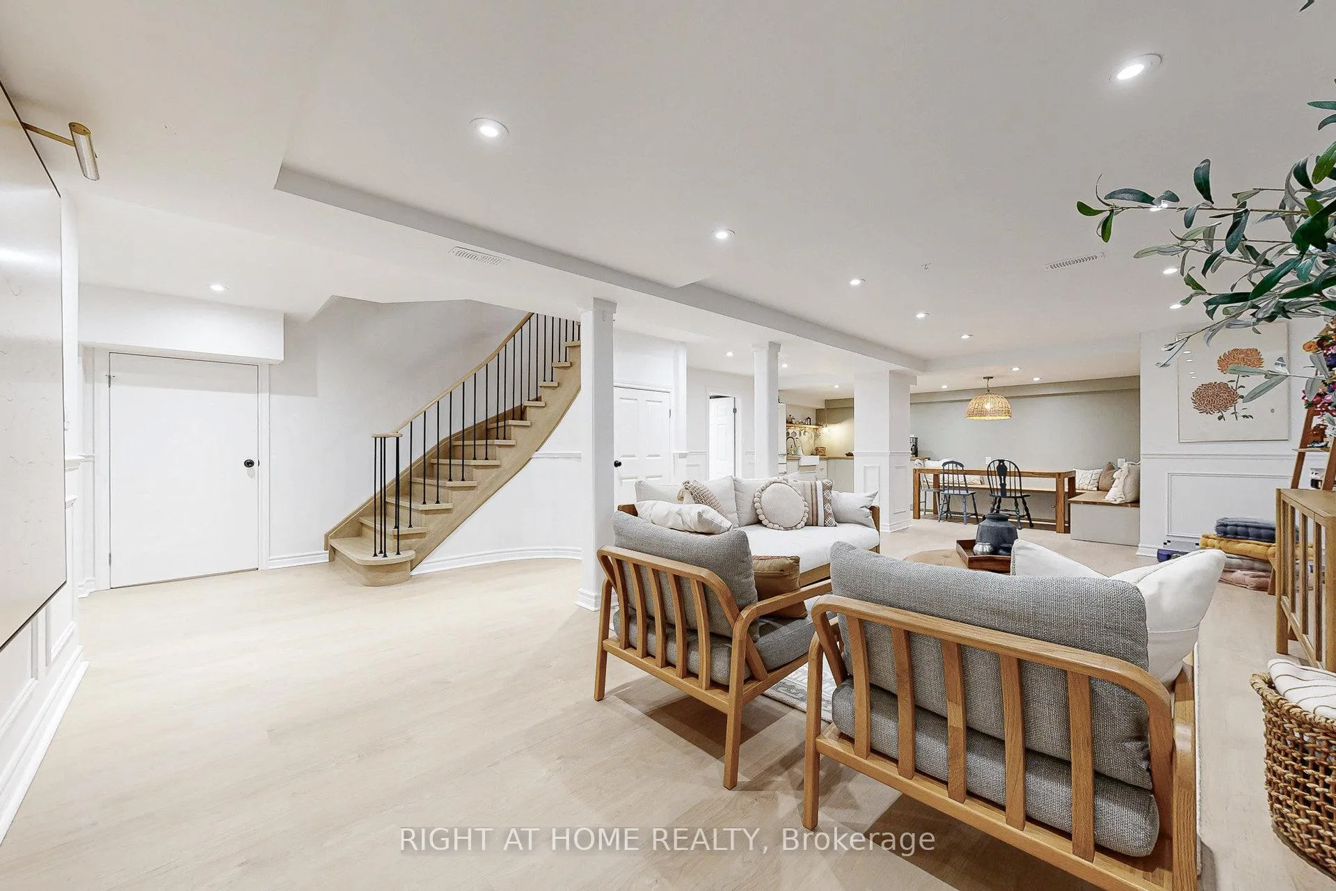 Photo 34 of 24 Cummings Court, Markham, Thornlea — HOMEH
