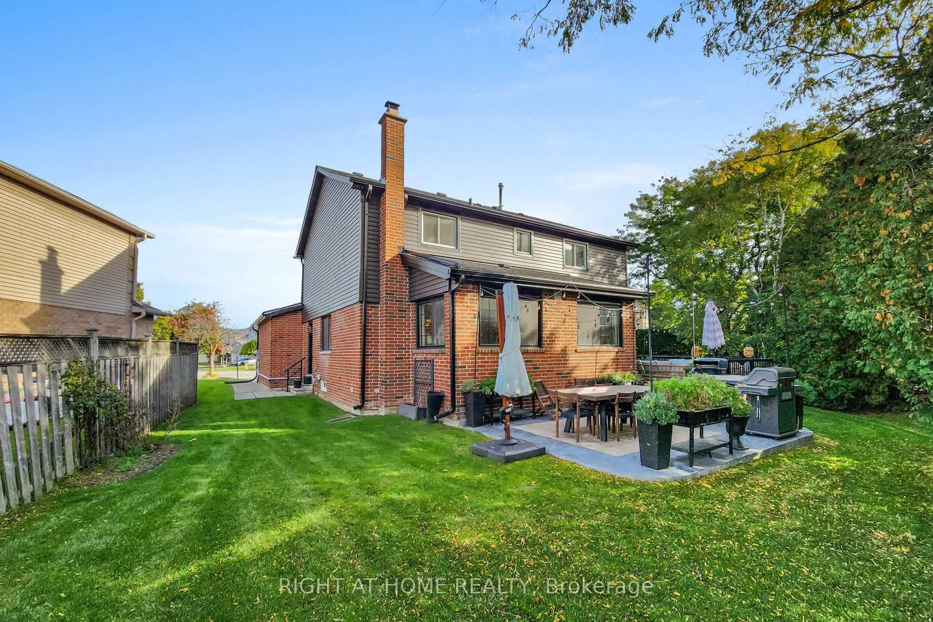 Photo 41 of 24 Cummings Court, Markham, Thornlea — HOMEH