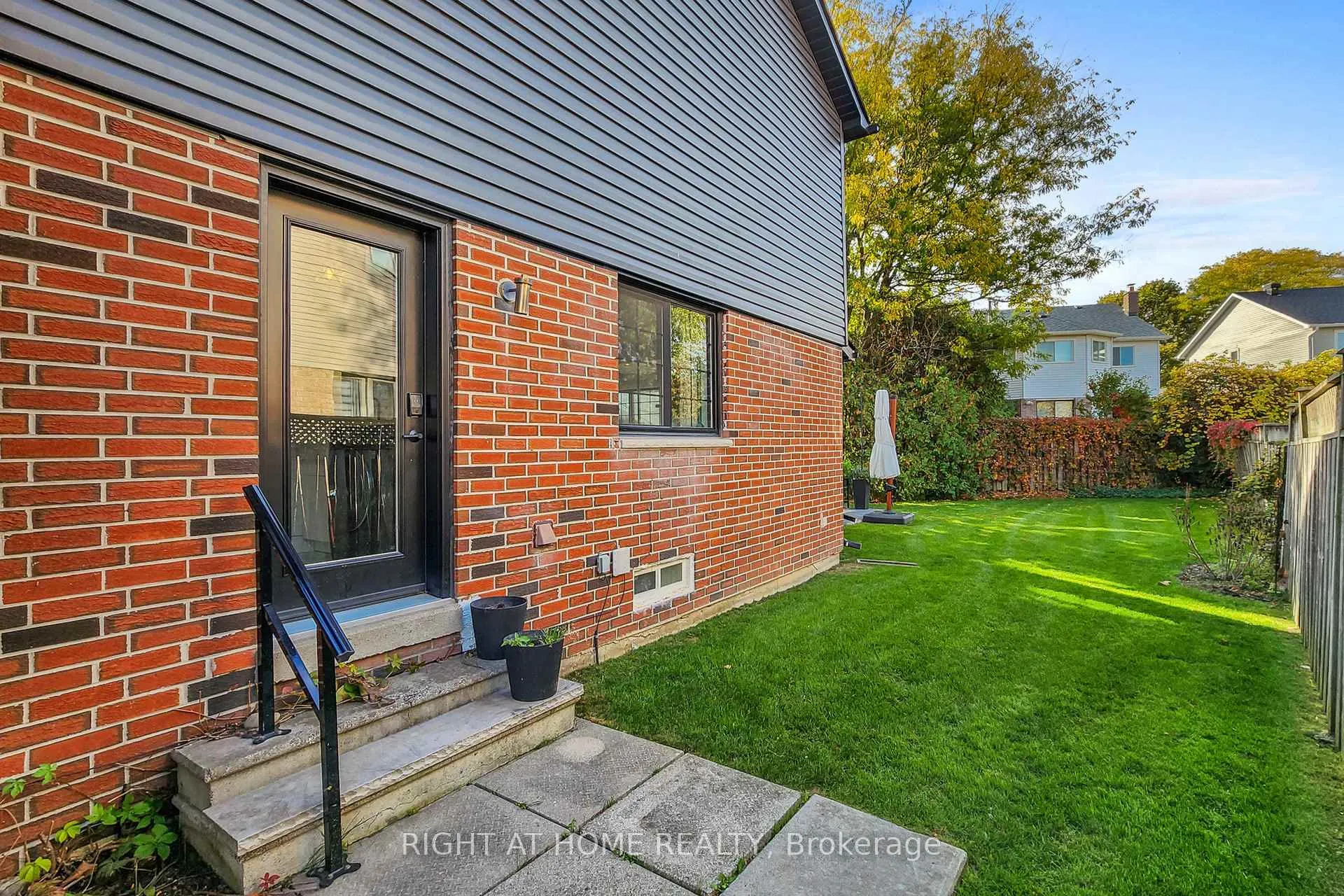 Photo 44 of 24 Cummings Court, Markham, Thornlea — HOMEH