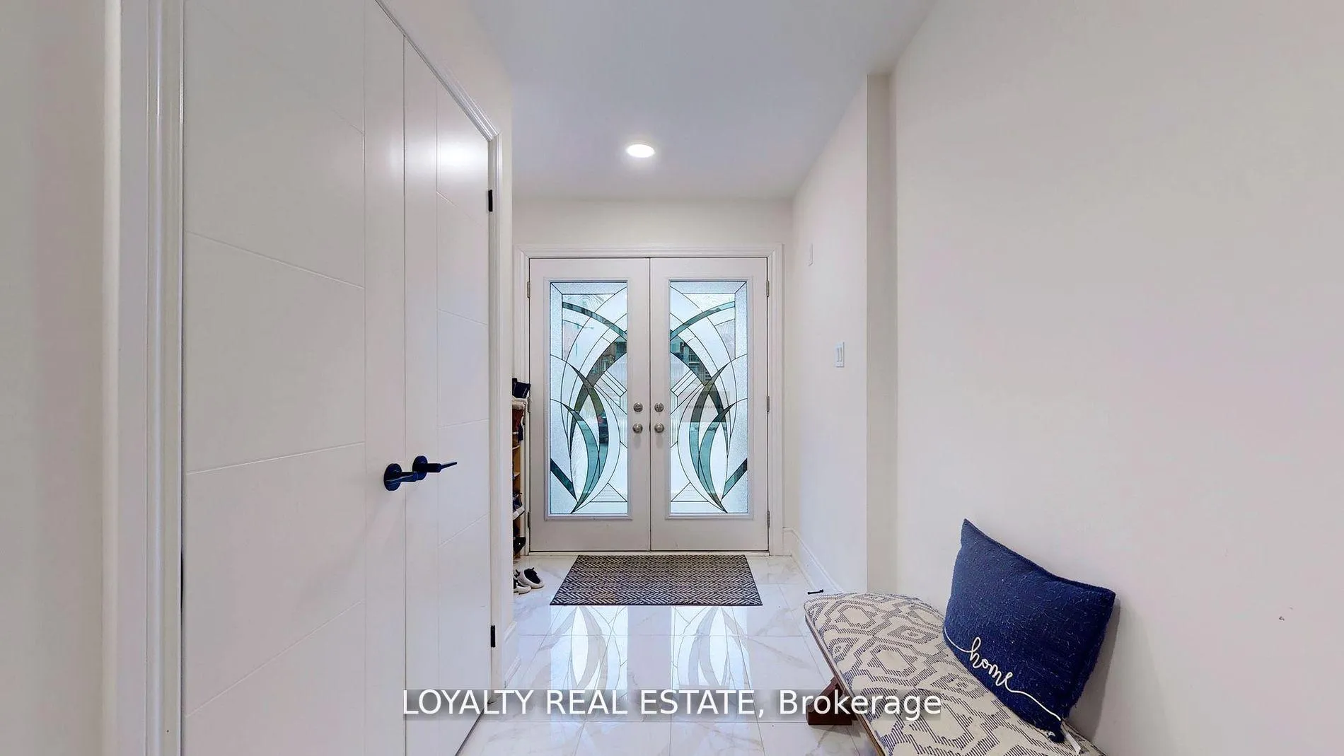 Photo 4 of 35 Bavin Street, Clarington, Bowmanville — HOMEH