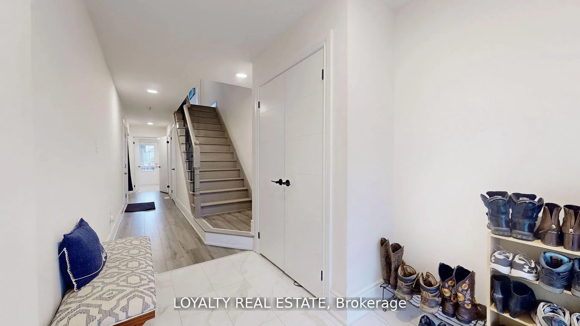 Photo 5 of 35 Bavin Street, Clarington, Bowmanville — HOMEH