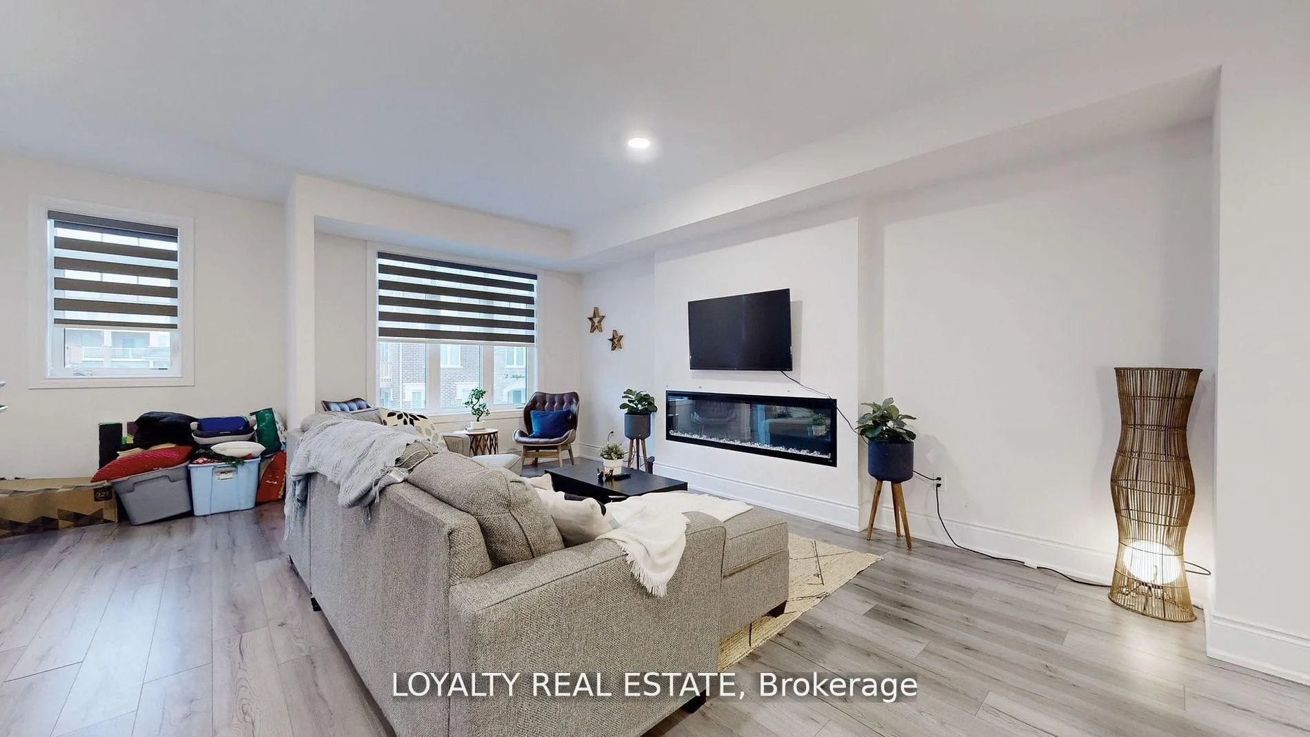 Photo 8 of 35 Bavin Street, Clarington, Bowmanville — HOMEH