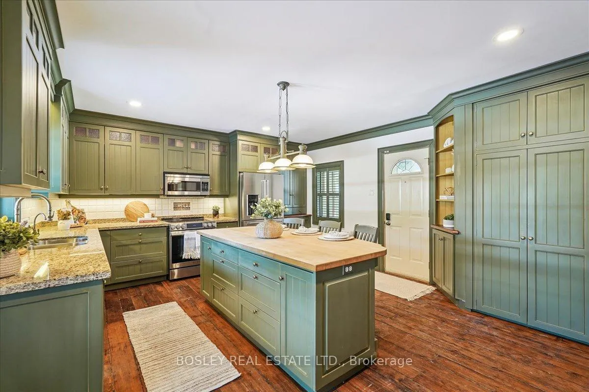 Photo 7 of 42 Royal Road, Aurora, Aurora Village — HOMEH