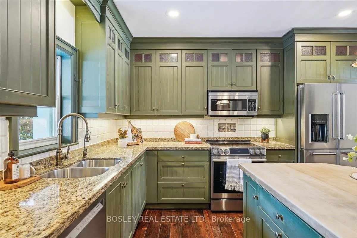 Photo 8 of 42 Royal Road, Aurora, Aurora Village — HOMEH