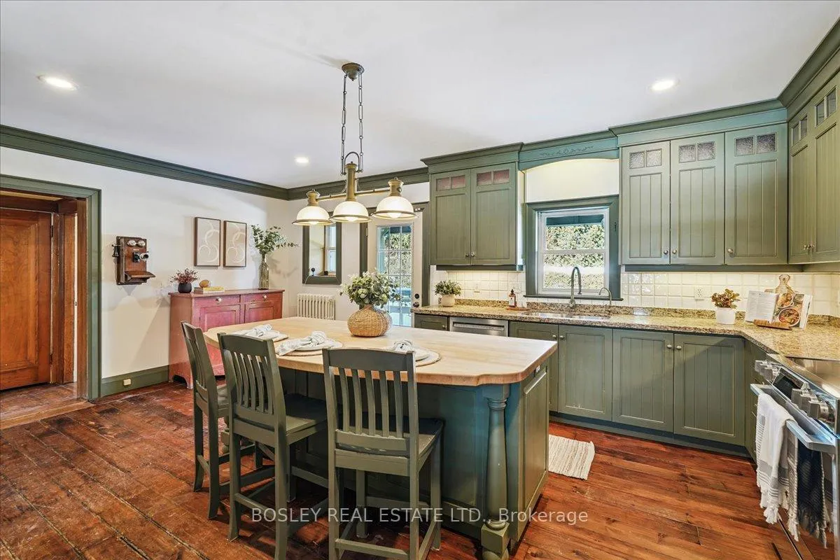 Photo 9 of 42 Royal Road, Aurora, Aurora Village — HOMEH