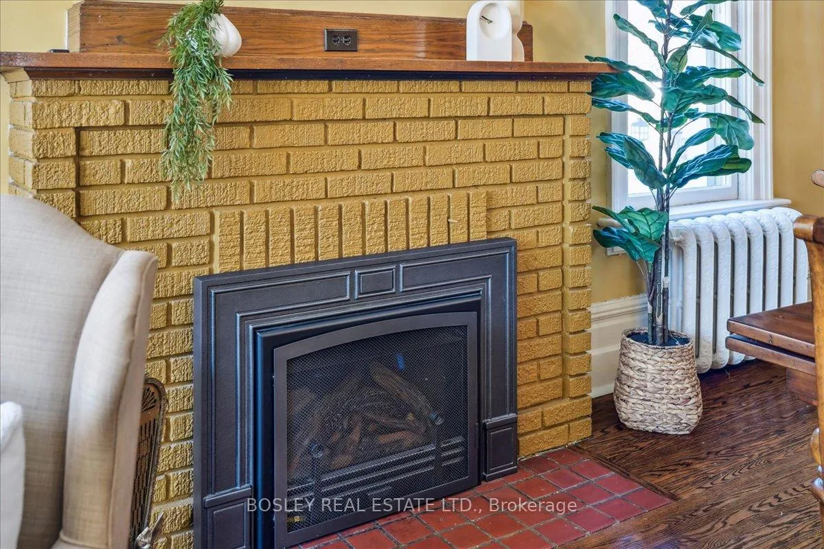 Photo 14 of 42 Royal Road, Aurora, Aurora Village — HOMEH