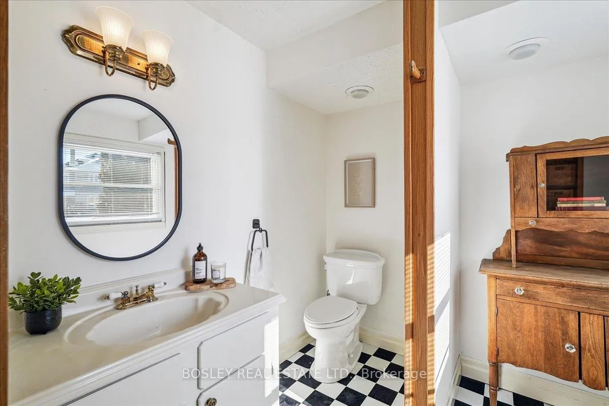 Photo 18 of 42 Royal Road, Aurora, Aurora Village — HOMEH