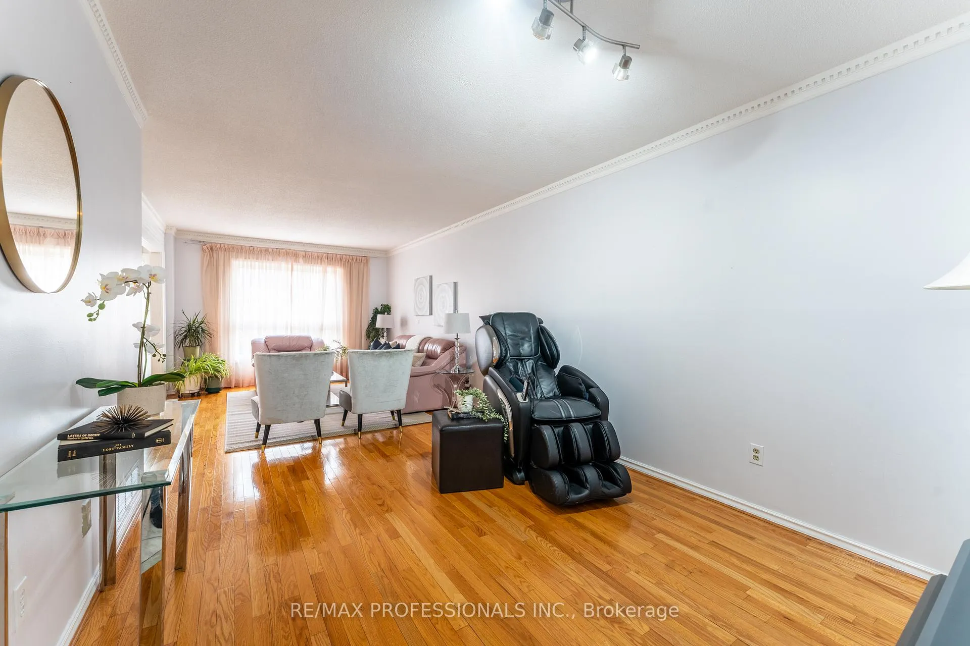 Photo 7 of 52 Lavron Court, Markham, Middlefield — HOMEH