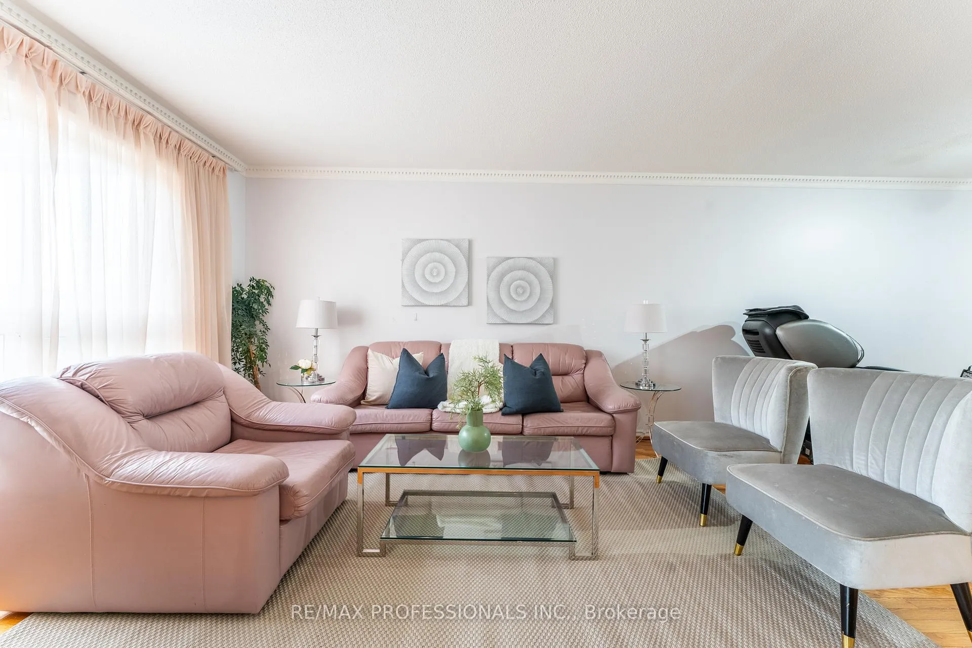 Photo 9 of 52 Lavron Court, Markham, Middlefield — HOMEH