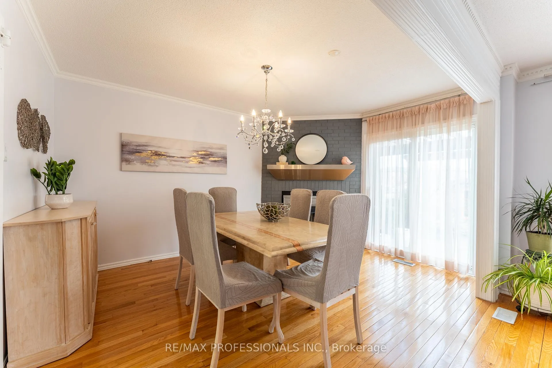 Photo 10 of 52 Lavron Court, Markham, Middlefield — HOMEH