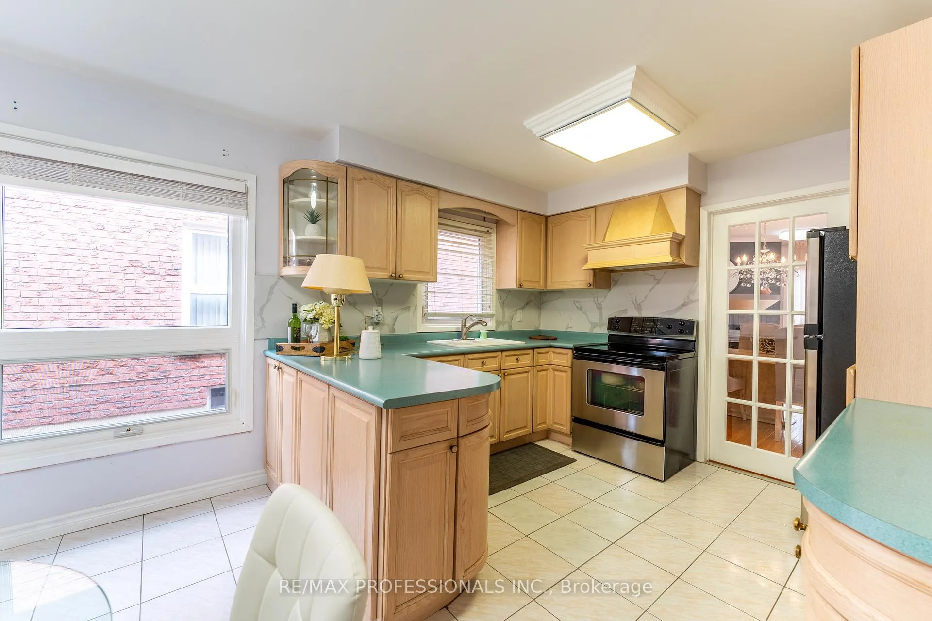 Photo 13 of 52 Lavron Court, Markham, Middlefield — HOMEH