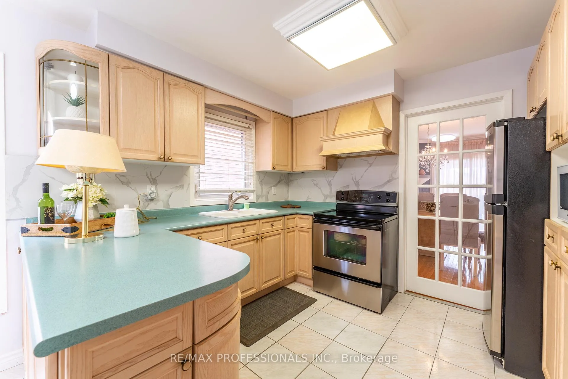 Photo 14 of 52 Lavron Court, Markham, Middlefield — HOMEH