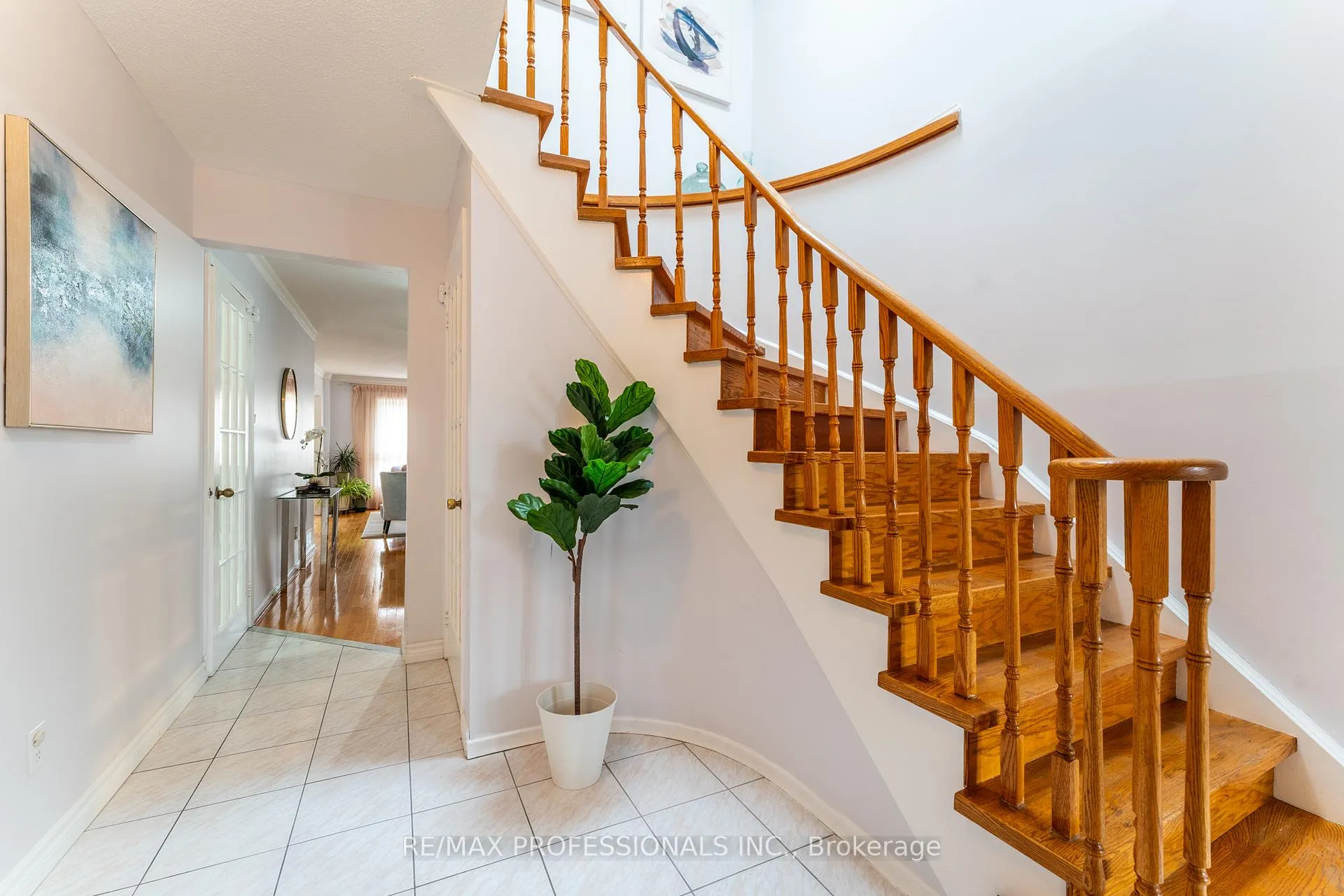 Photo 19 of 52 Lavron Court, Markham, Middlefield — HOMEH