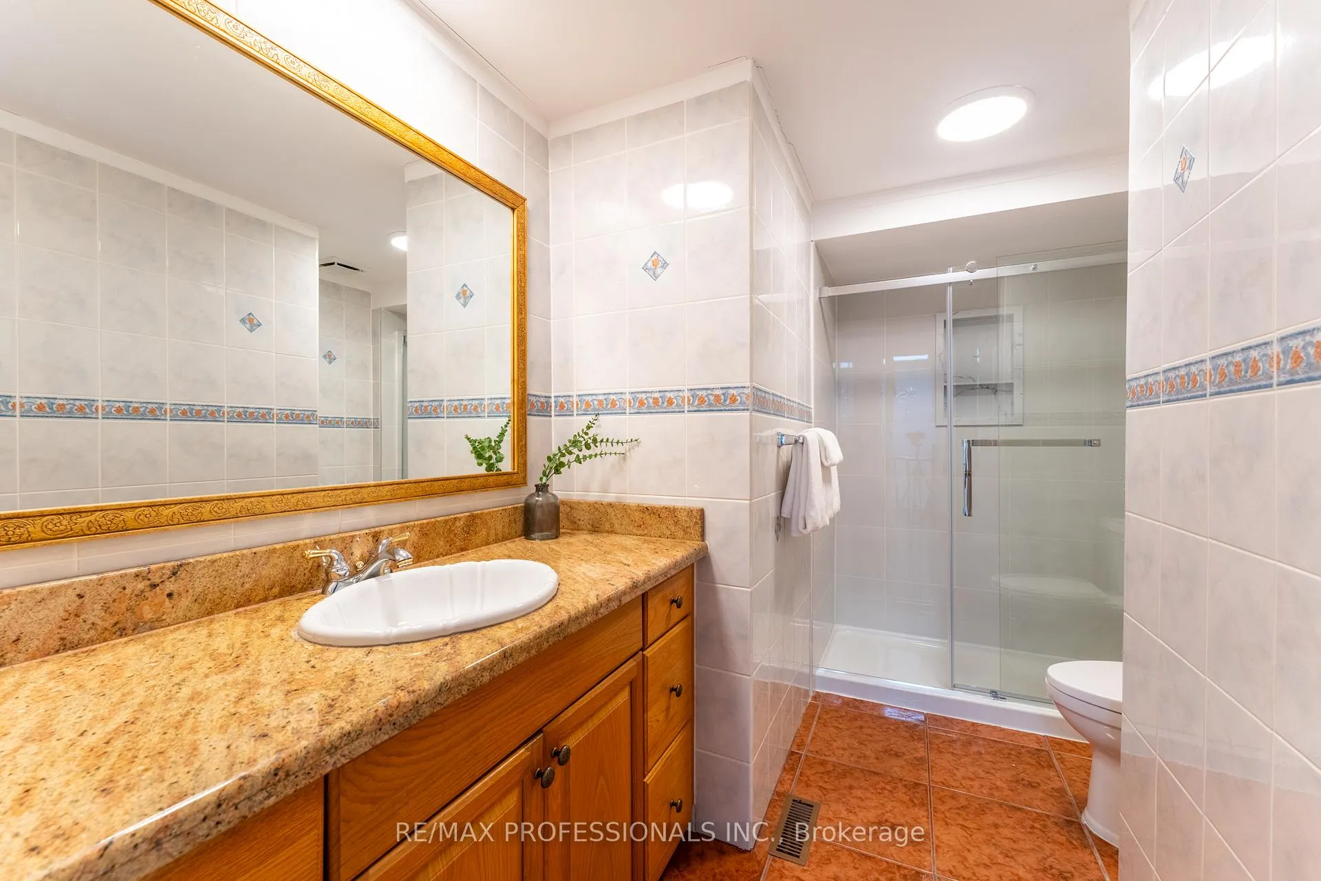 Photo 25 of 52 Lavron Court, Markham, Middlefield — HOMEH