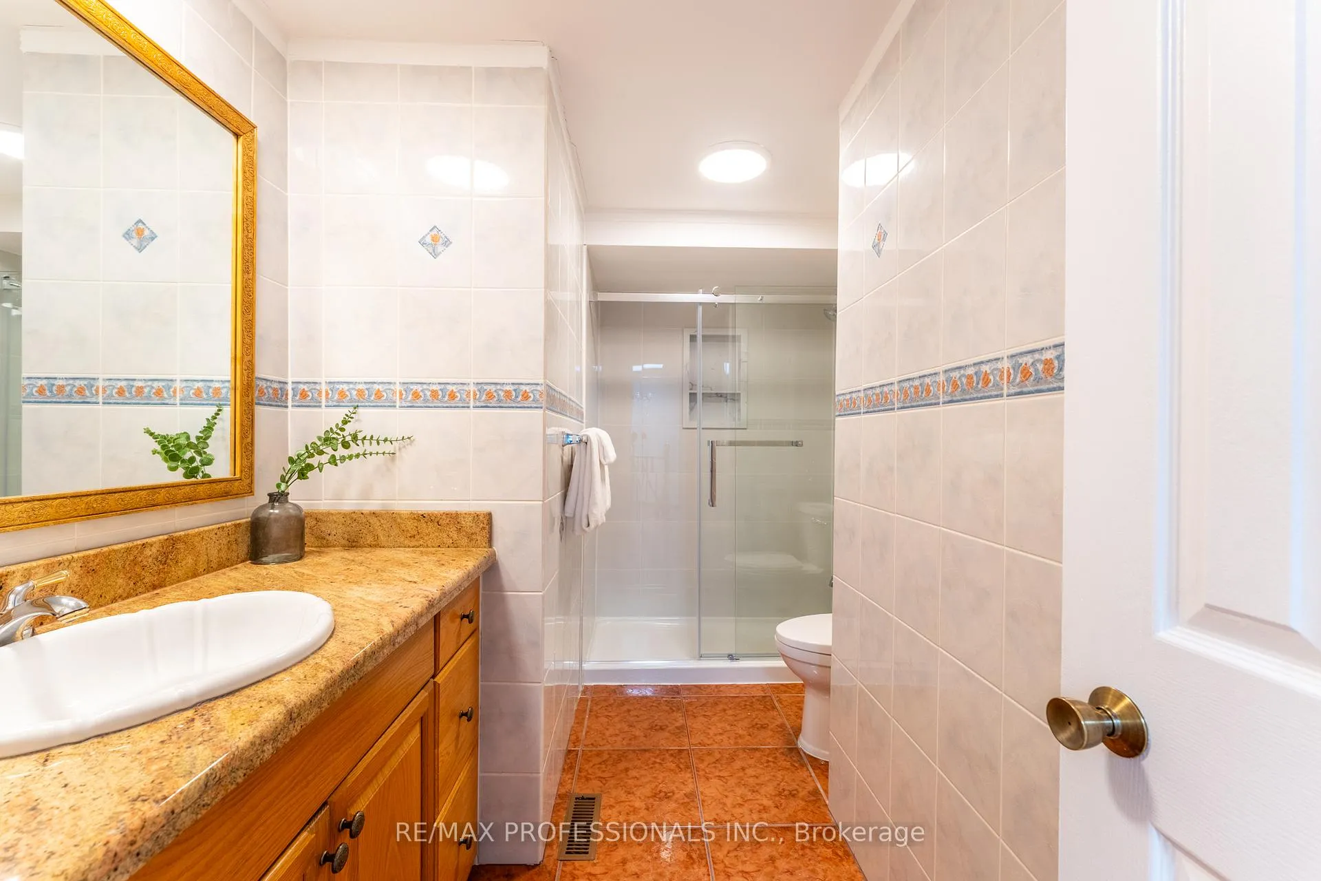 Photo 27 of 52 Lavron Court, Markham, Middlefield — HOMEH