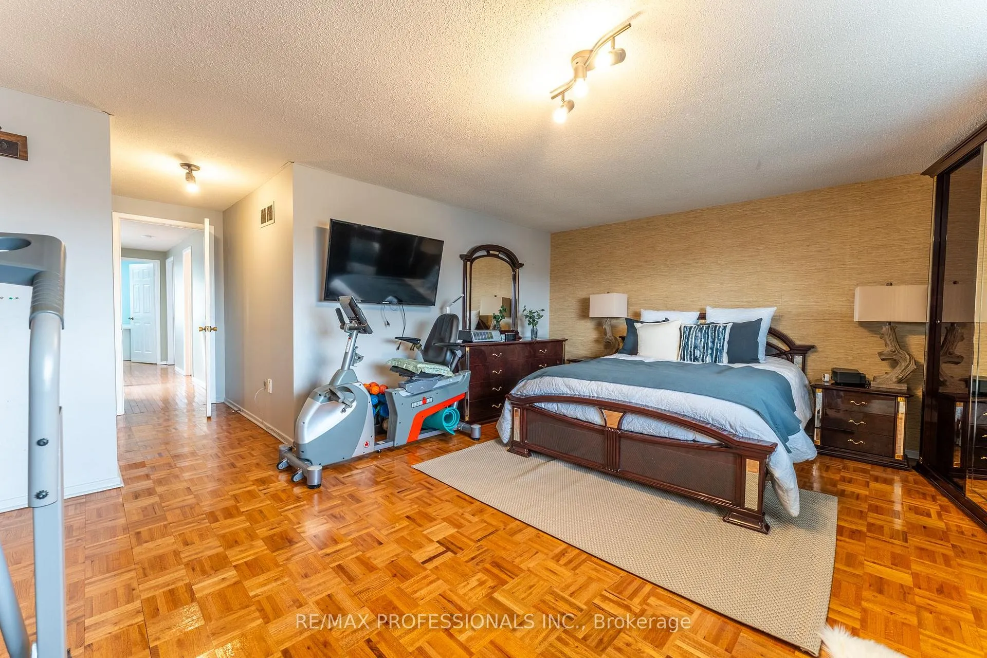 Photo 33 of 52 Lavron Court, Markham, Middlefield — HOMEH